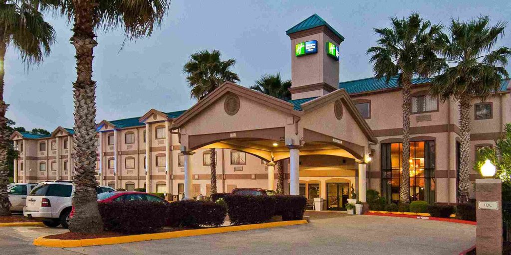 Hotels in Lake Charles With Indoor Pool