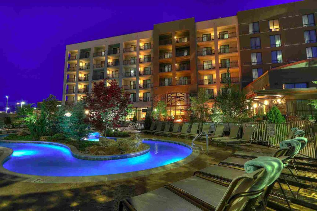 Hotels in Pigeon Forge TN With Indoor Pool and Lazy River